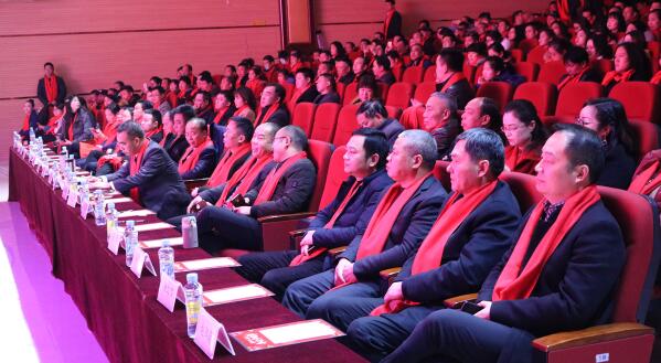 稳步前行，超越升华！三陆康集团2018员工表彰大会暨2019新春年会。